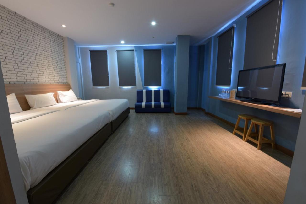 Kama Hotel Medan Exterior foto